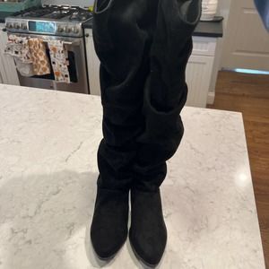Qupid Women's Tall Black Suede Closed‎ Point Toe Pull On Slouchy Boots Size 6